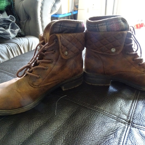 AMERICAN EAGLE BOOTS SZIE 7 1/2 - Picture 4 of 4